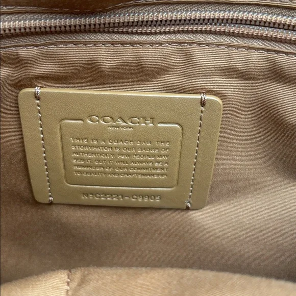 EUC COACH Thompson Backpack, Navy/Light Burgundy/Cream $325 - Picture 9 of 9